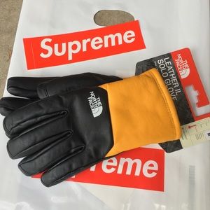 supreme leather gloves